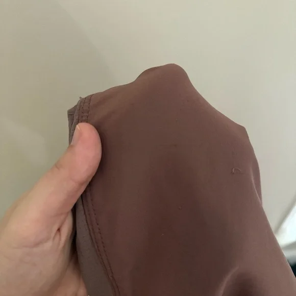 Vuori Men’s Course Run Shorts in Terracotta Dusty Red Drawstring - Picture 12 of 14